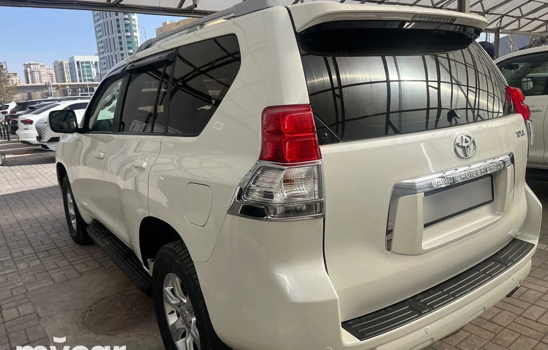 Toyota Land Cruiser Prado 2013