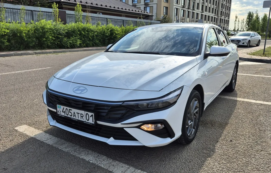 Hyundai Elantra 2024