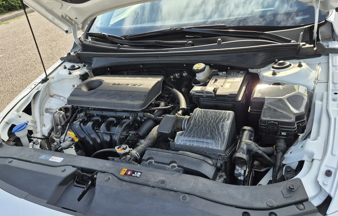 Hyundai Elantra 2024