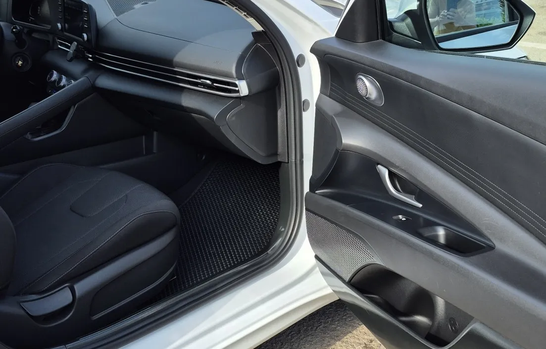 Hyundai Elantra 2024