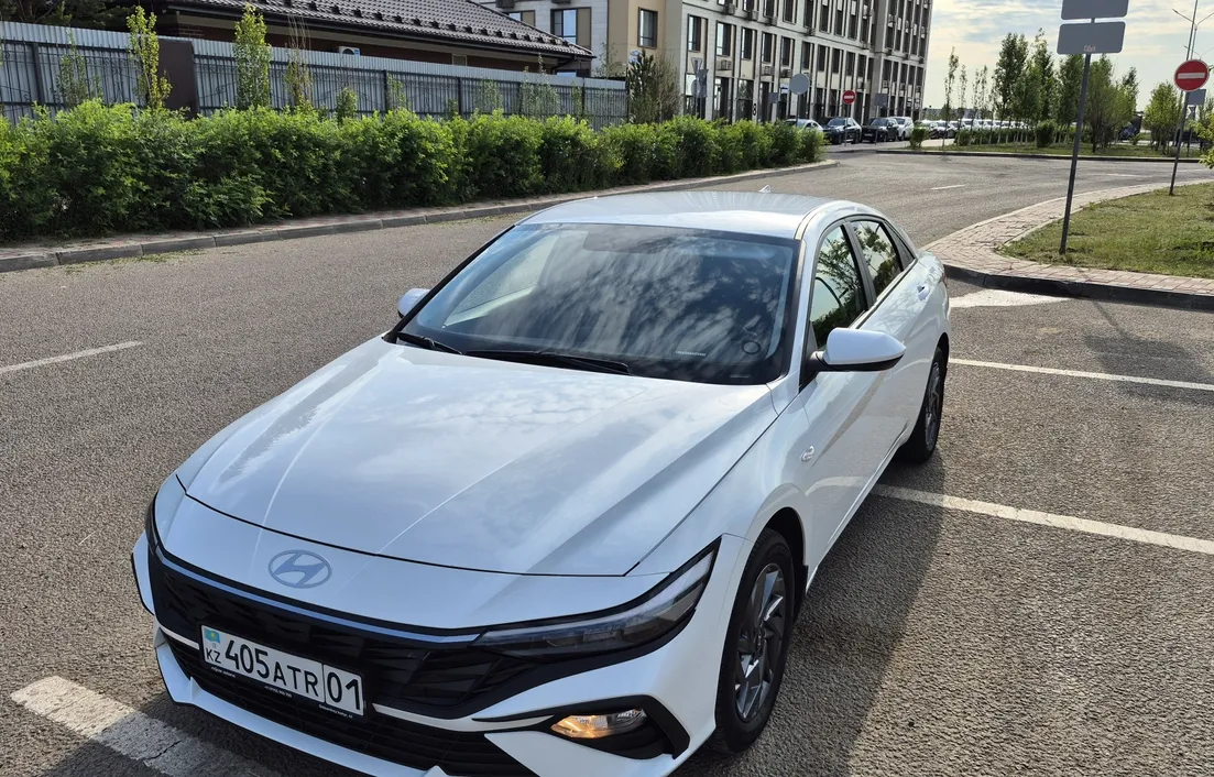 Hyundai Elantra 2024