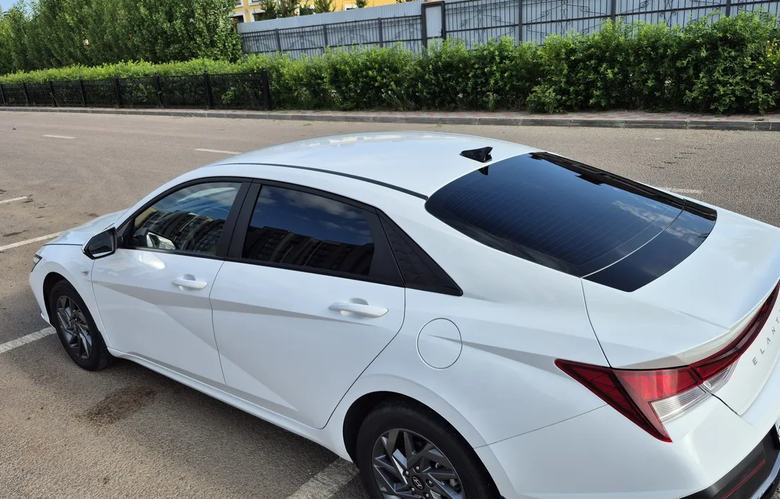 Hyundai Elantra 2024