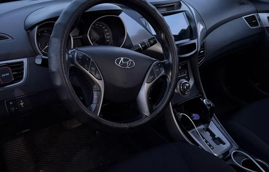 Hyundai Elantra 2013