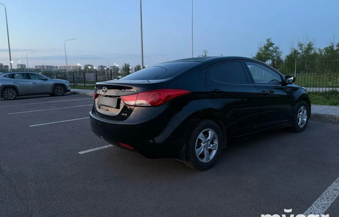Hyundai Elantra 2013