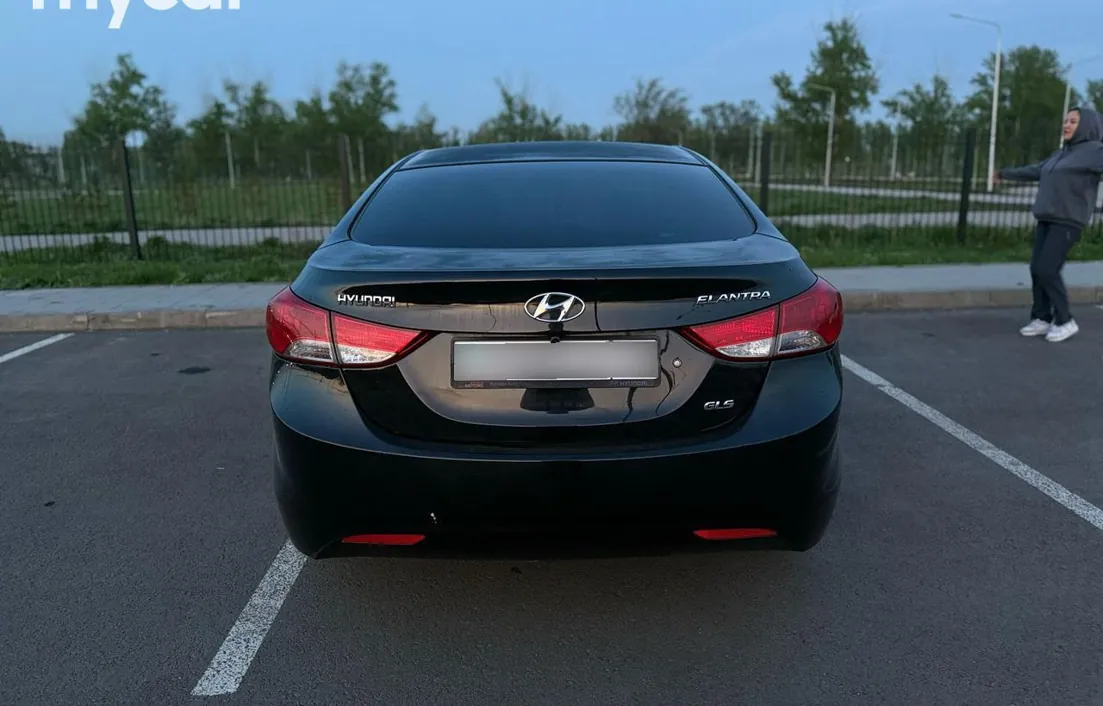 Hyundai Elantra 2013