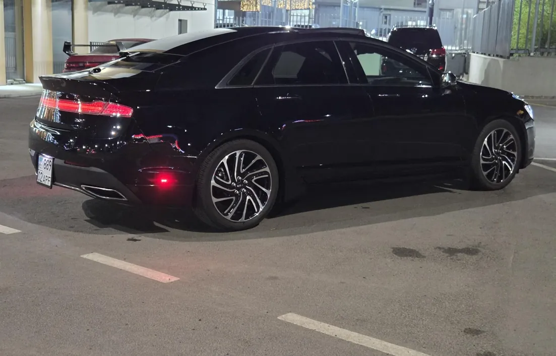 Lincoln MKZ 2020