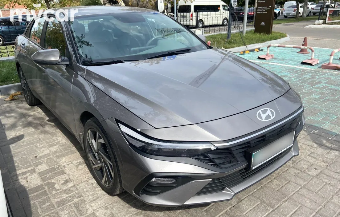 Hyundai Elantra 2023