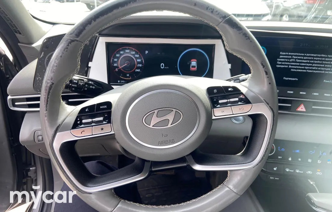 Hyundai Elantra 2023