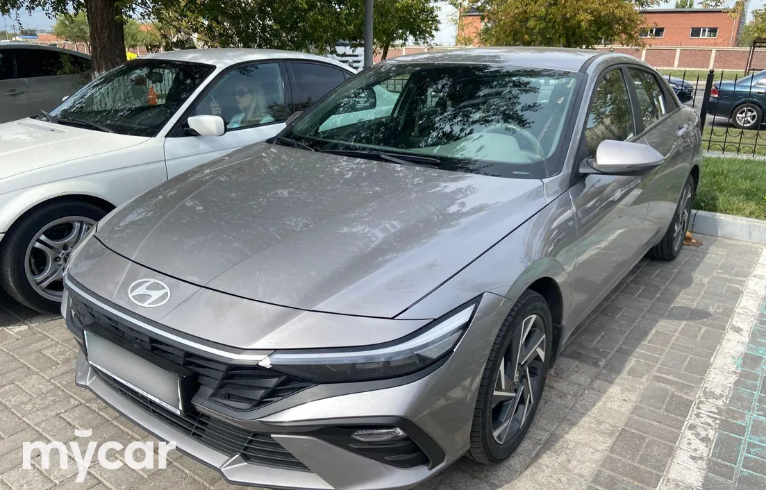 Hyundai Elantra 2023