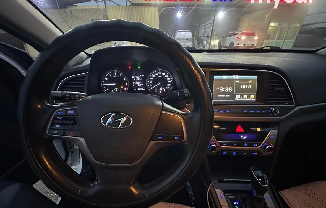 Hyundai Avante 2016