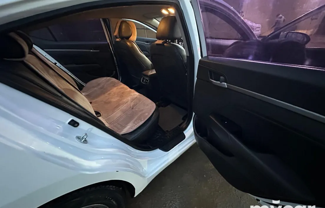 Hyundai Avante 2016