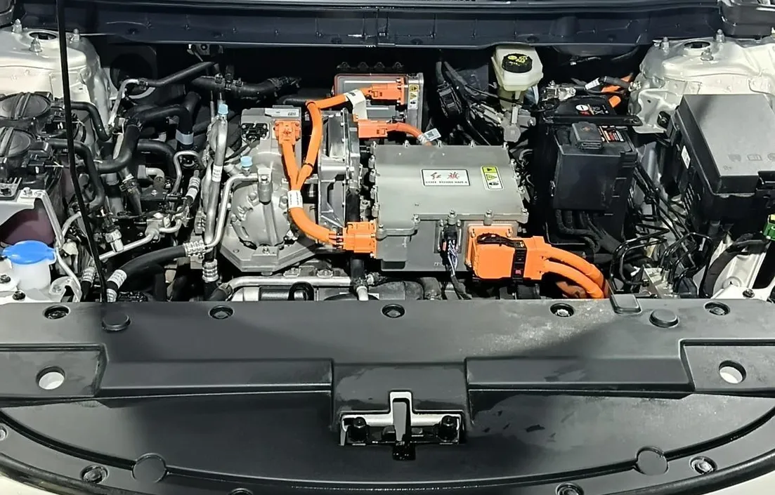 Hongqi E-QM5 2024