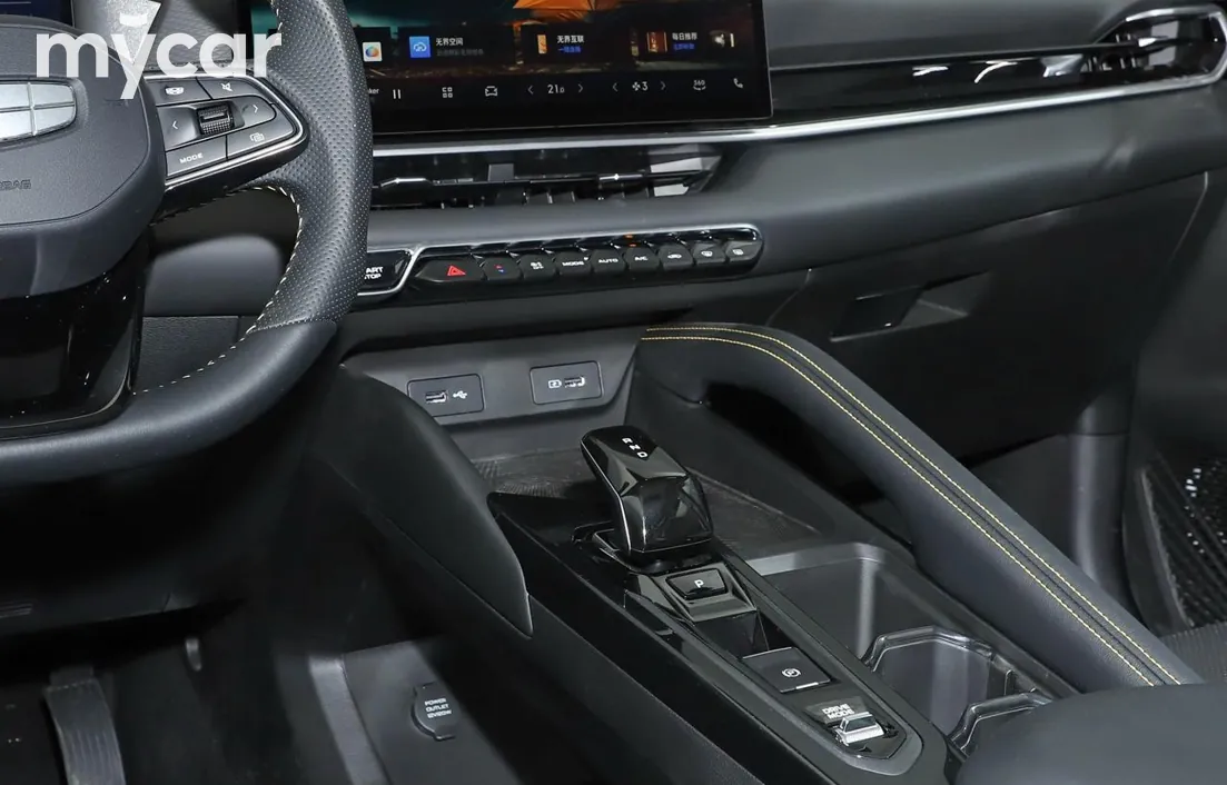 Geely Coolray 2025