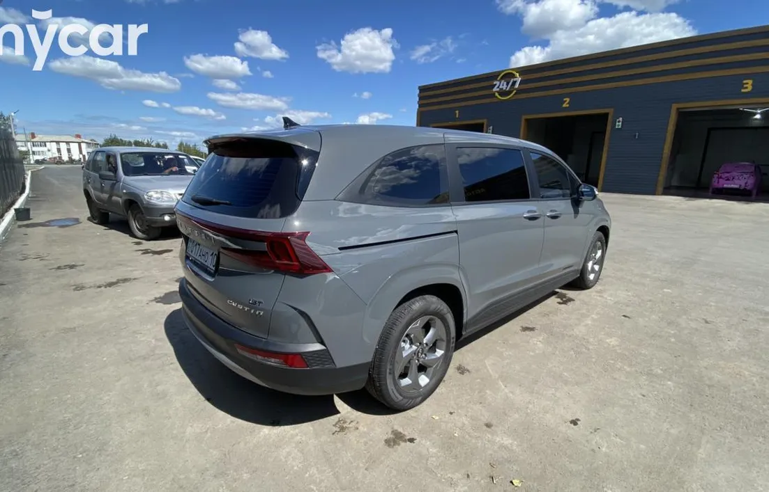 Hyundai Custin 2024