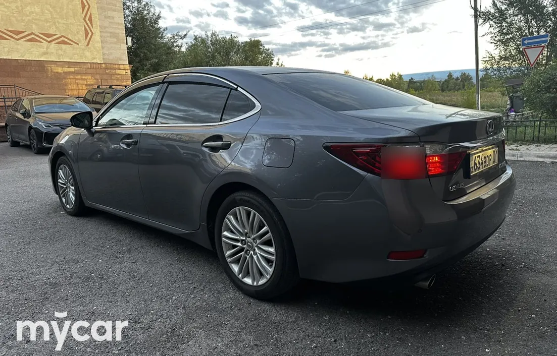 Lexus ES 2013