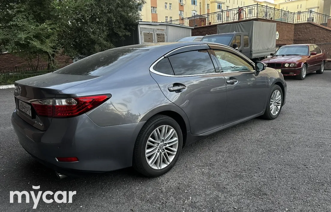 Lexus ES 2013