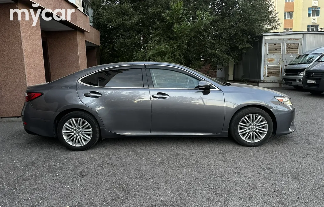 Lexus ES 2013