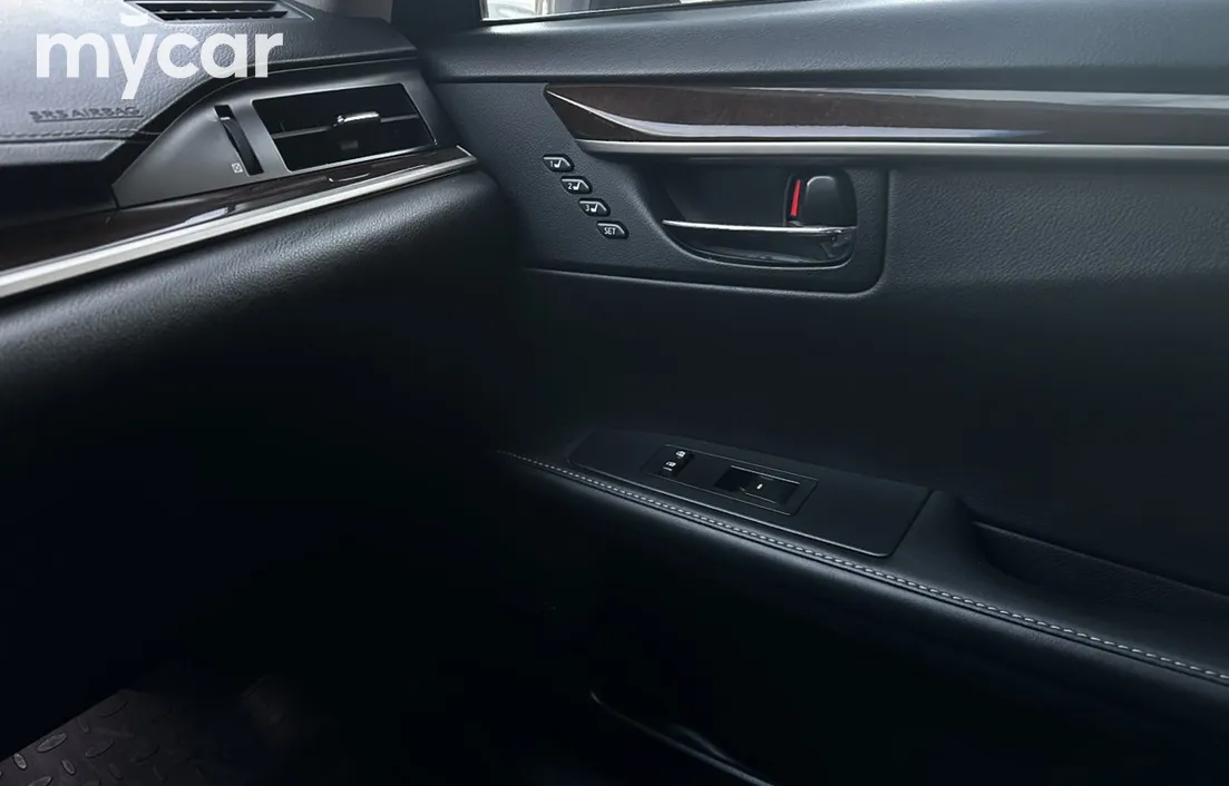Lexus ES 2013