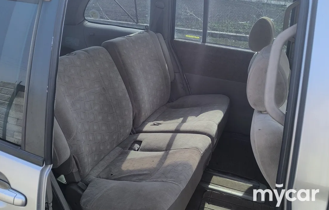Nissan Liberty 2002