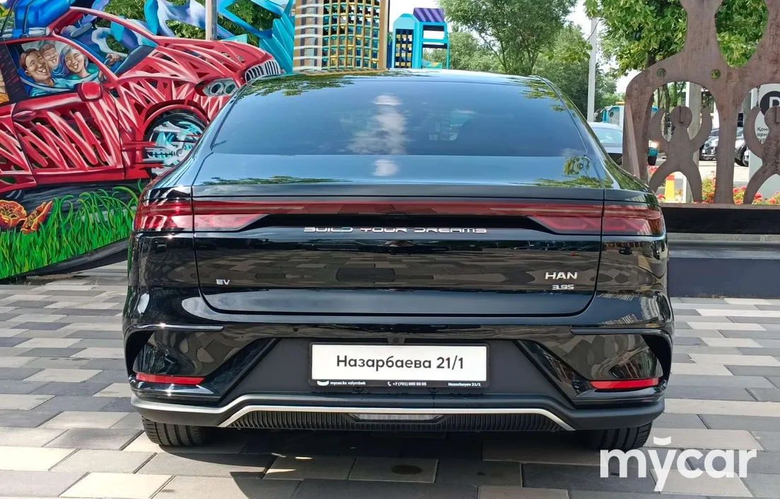 BYD Han EV 2025