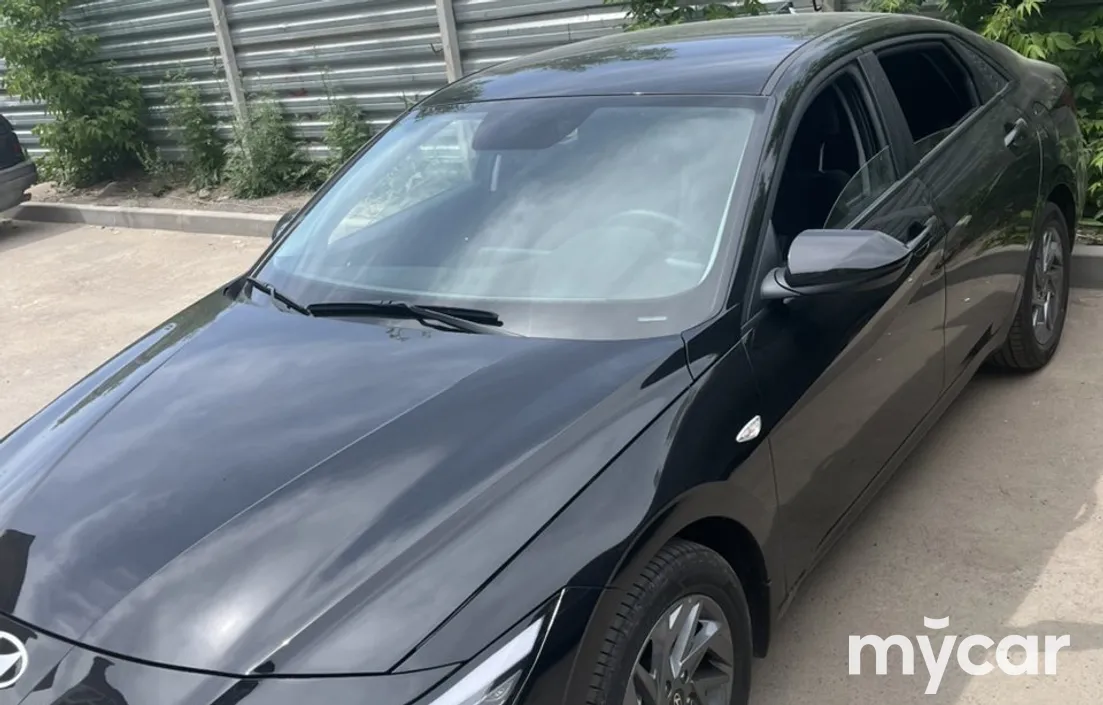 Hyundai Elantra 2025