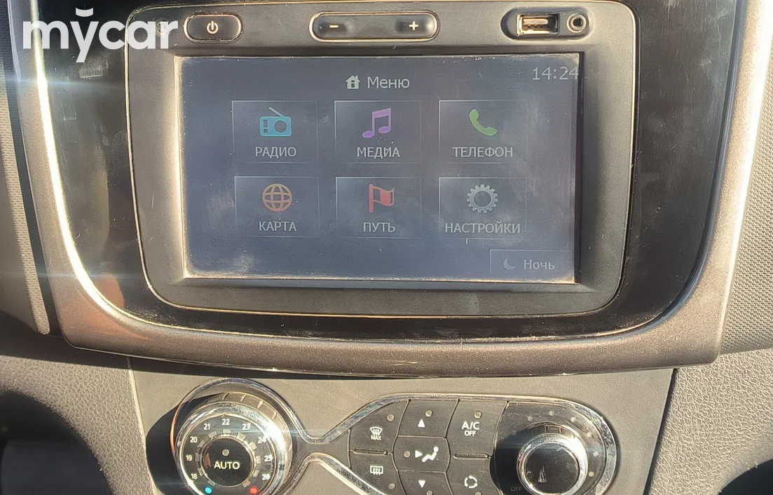 Renault Sandero 2015