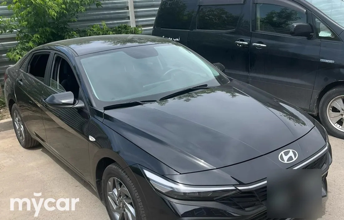 Hyundai Elantra 2025