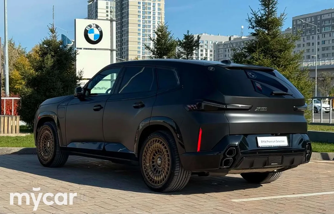 BMW XM 2024