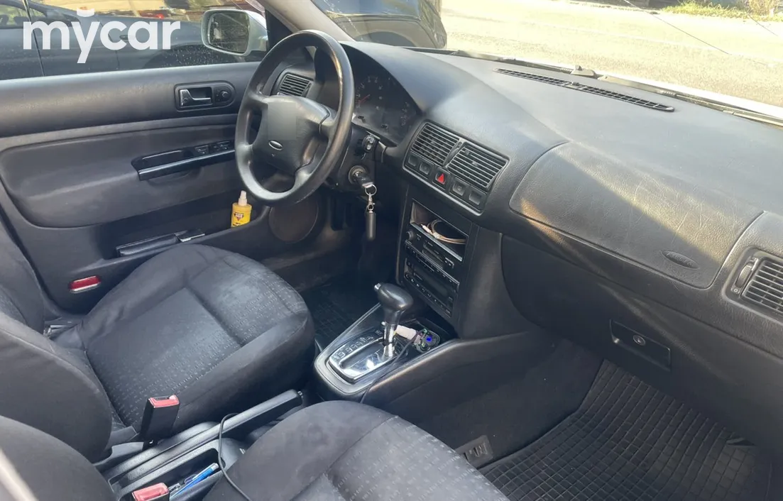 Volkswagen Golf 2002