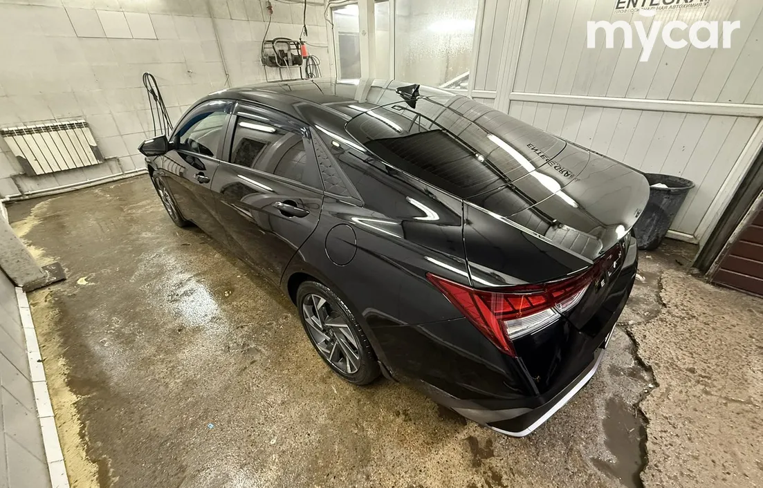 Hyundai Elantra 2024