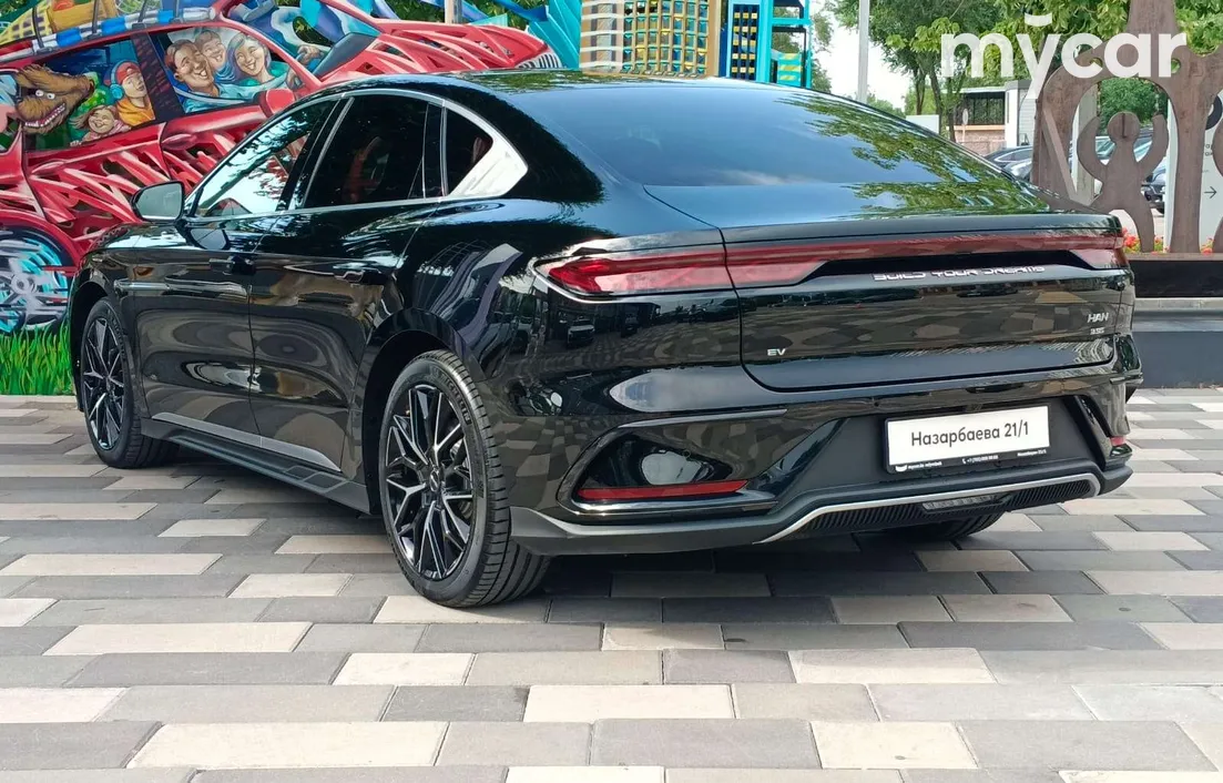 BYD Han EV 2025