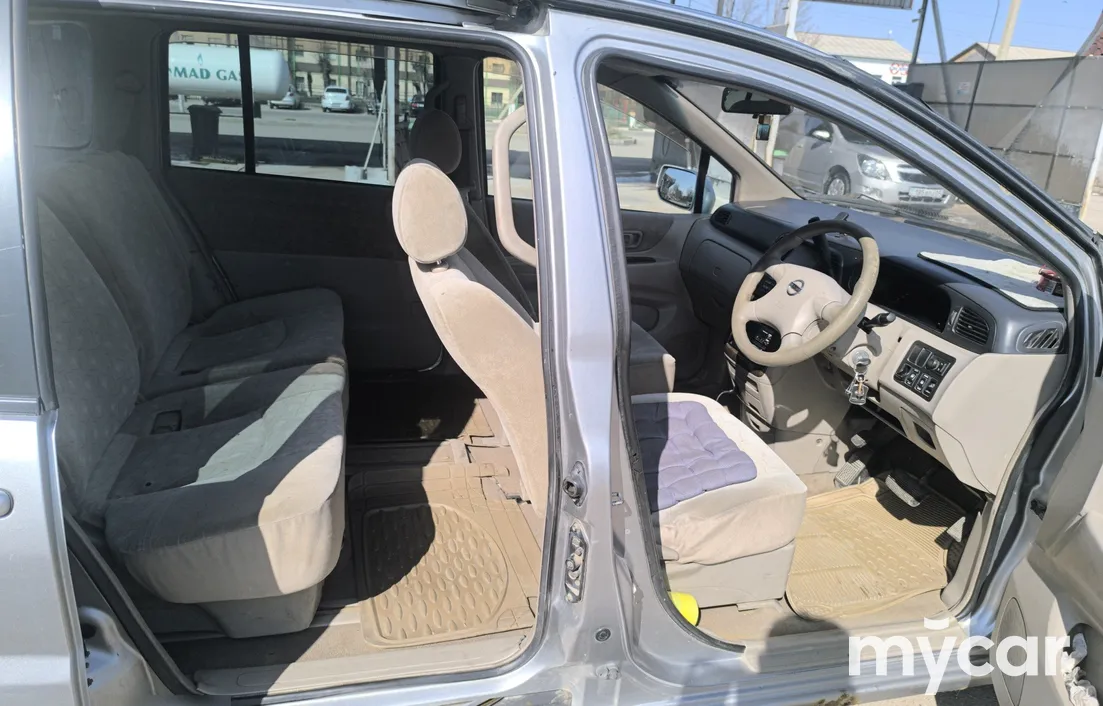Nissan Liberty 2002