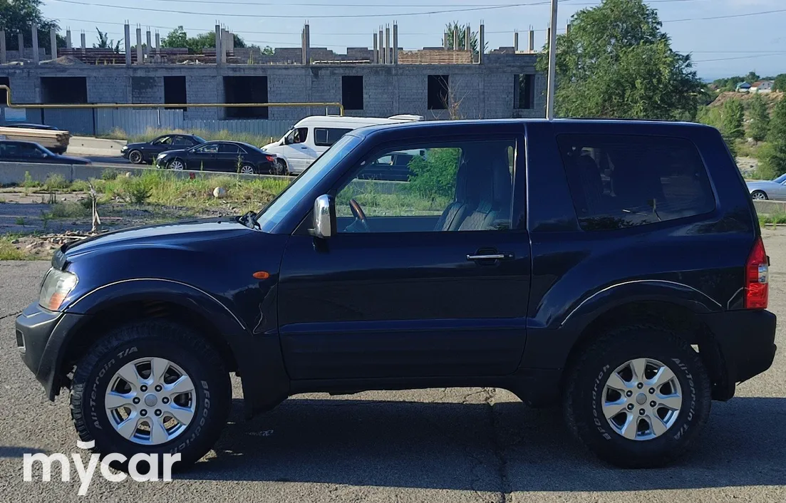 Mitsubishi Pajero 2002