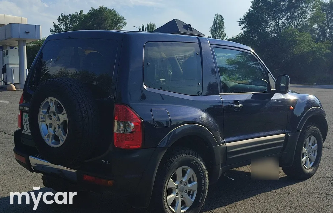 Mitsubishi Pajero 2002