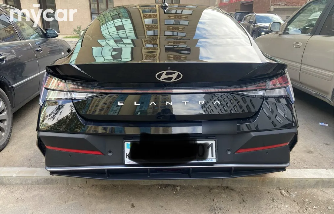 Hyundai Elantra 2025