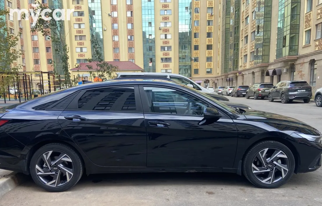 Hyundai Elantra 2025