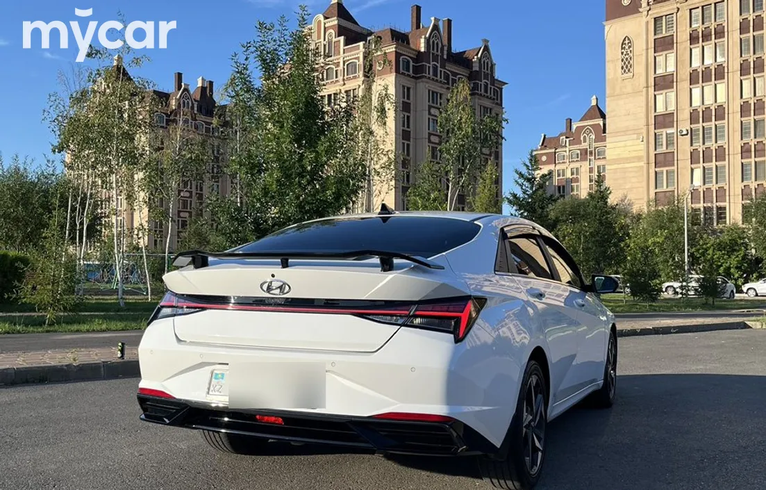 Hyundai Elantra 2021