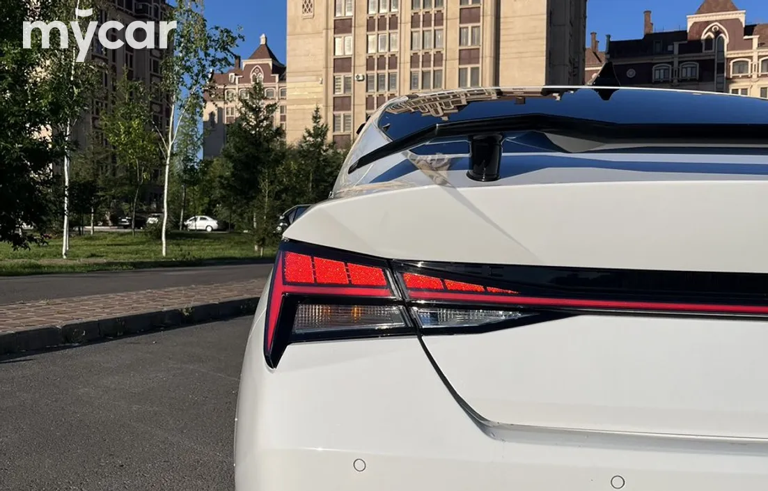 Hyundai Elantra 2021