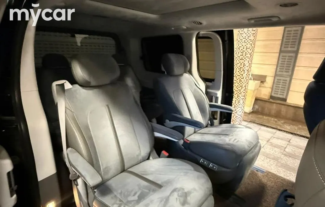 Hyundai Staria 2025