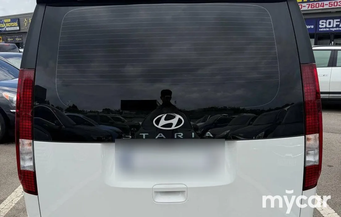 Hyundai Staria 2025