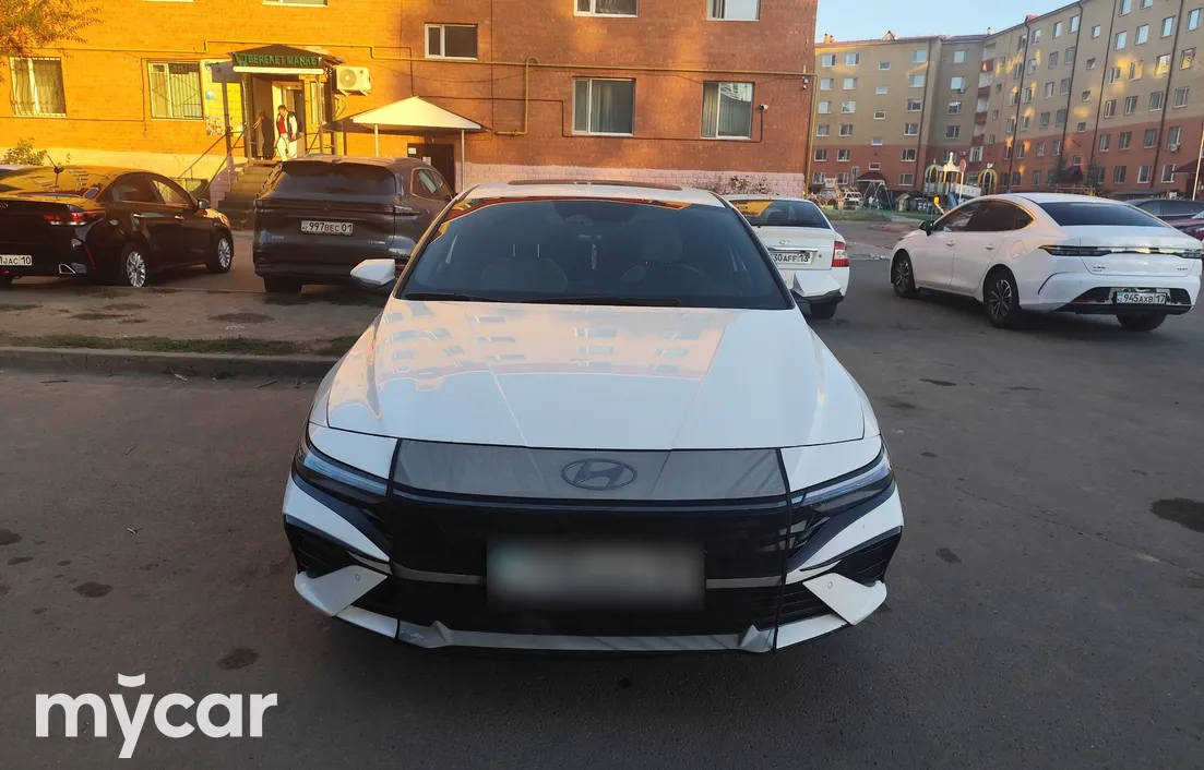 Hyundai Elantra 2024