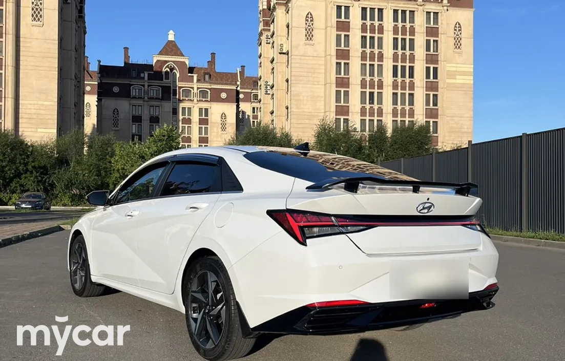 Hyundai Elantra 2021