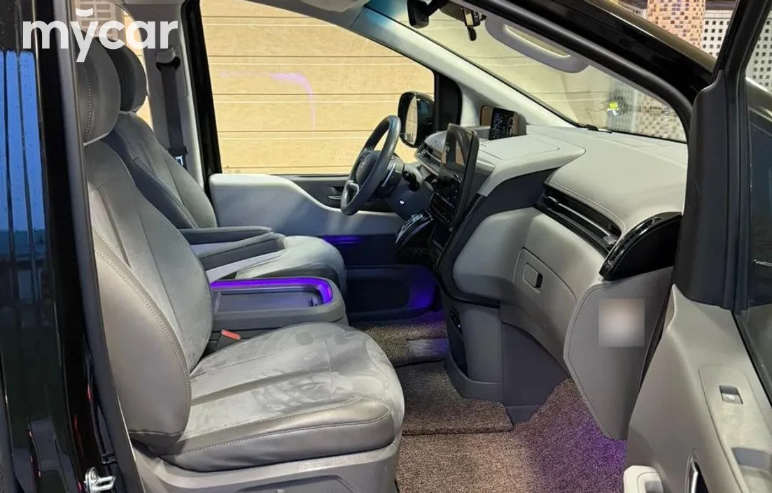 Hyundai Staria 2025