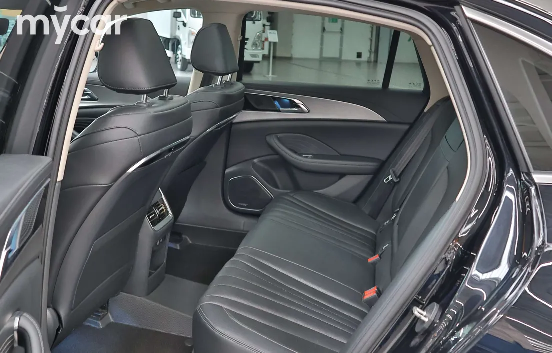 Hongqi H5 2024