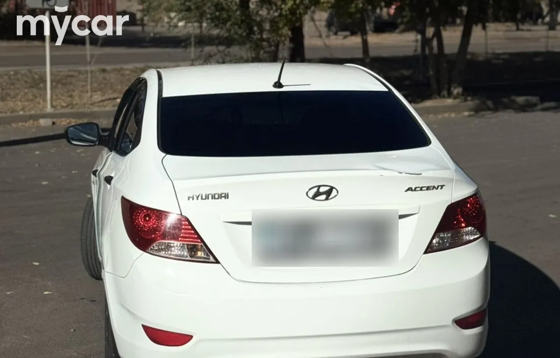 Hyundai Accent 2012