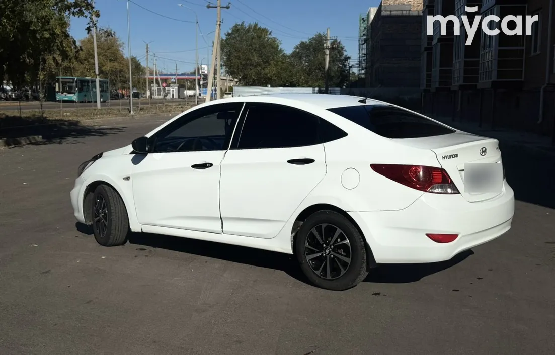 Hyundai Accent 2012