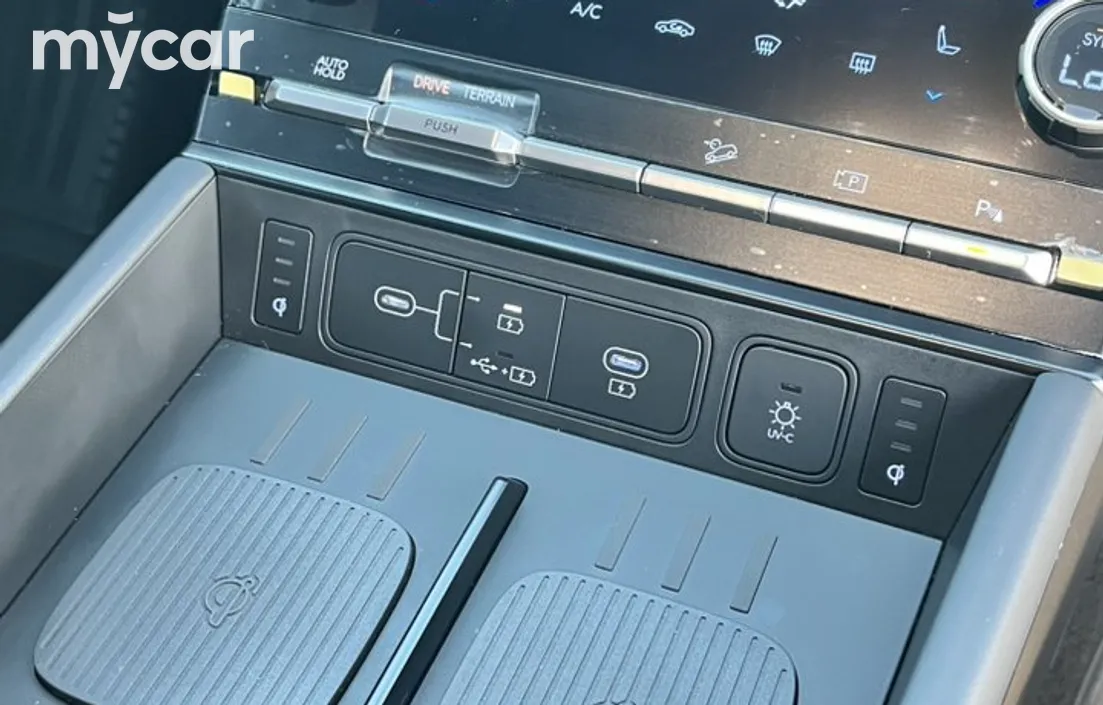 Hyundai Santa Fe 2025