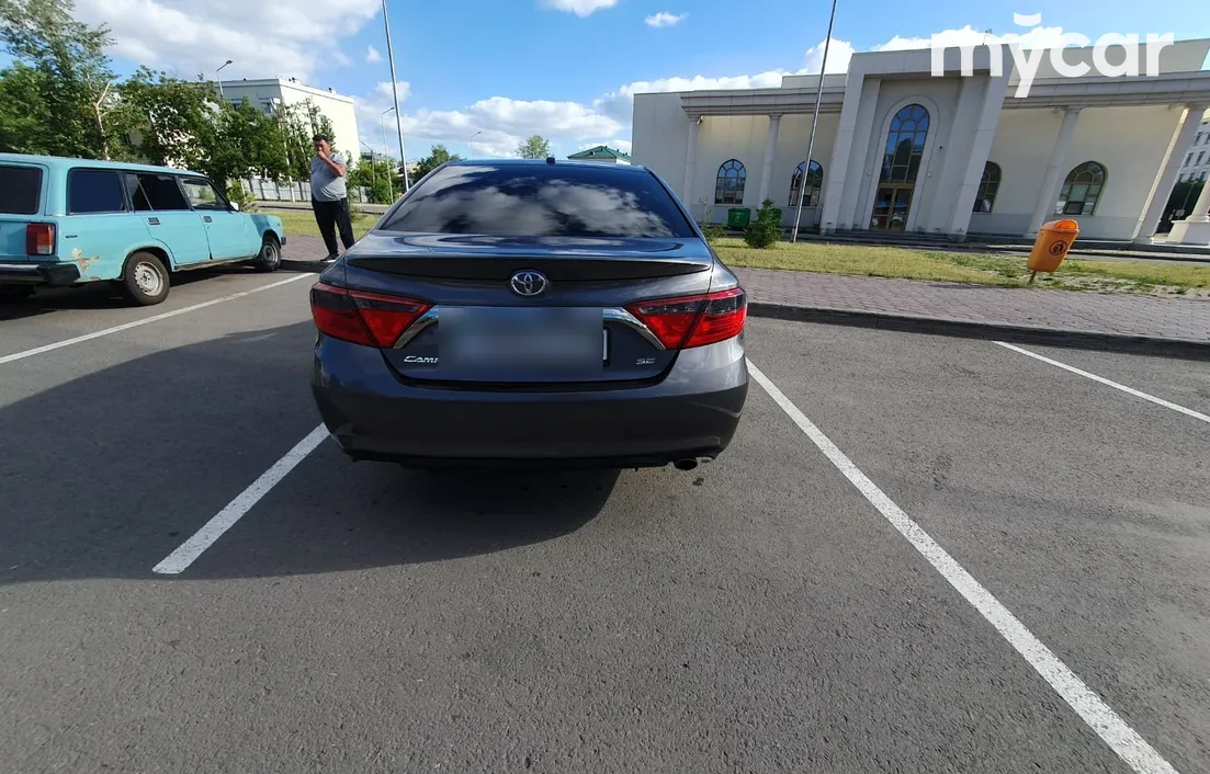 Toyota Camry 2016