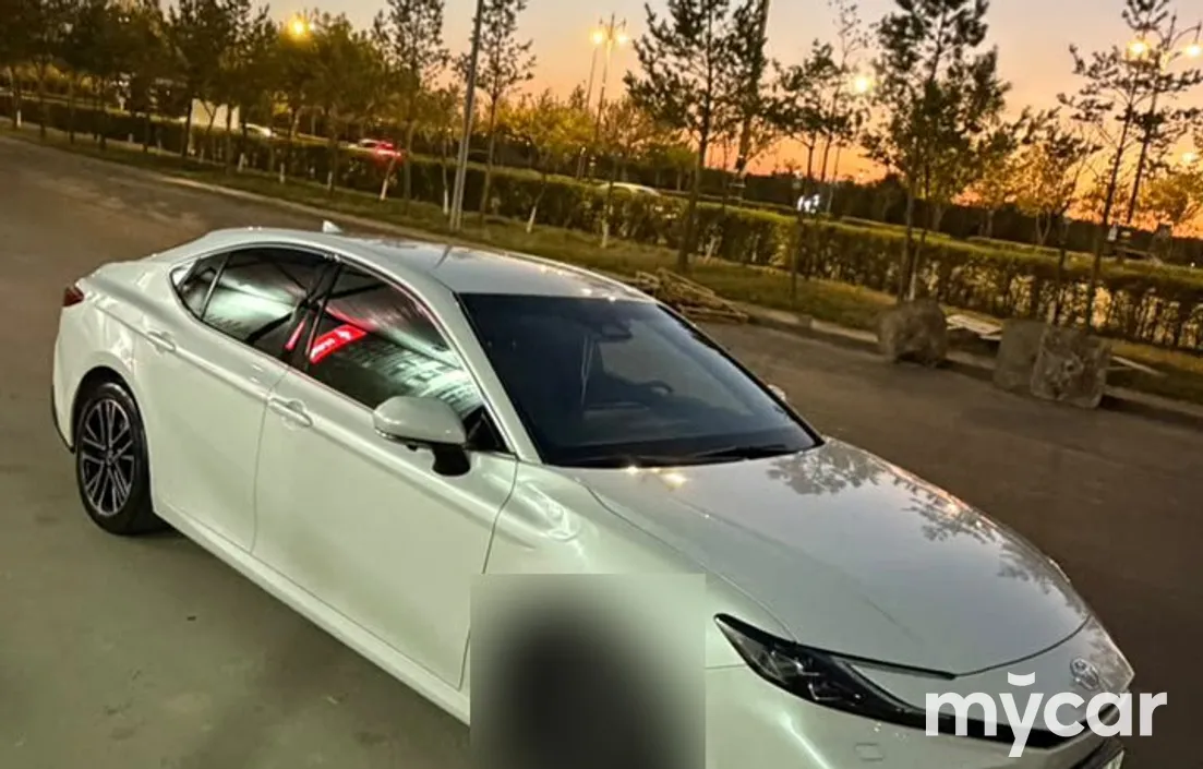 Toyota Camry 2024