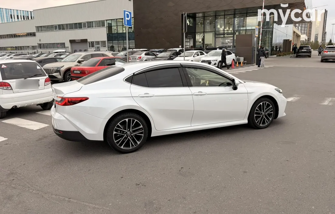 Toyota Camry 2025